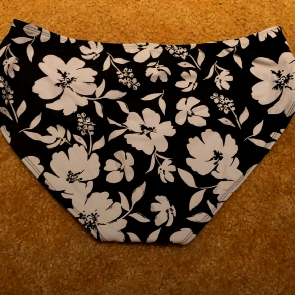 NWT Black & White Floral Size Large Swim Bottoms - Picture 3 of 4